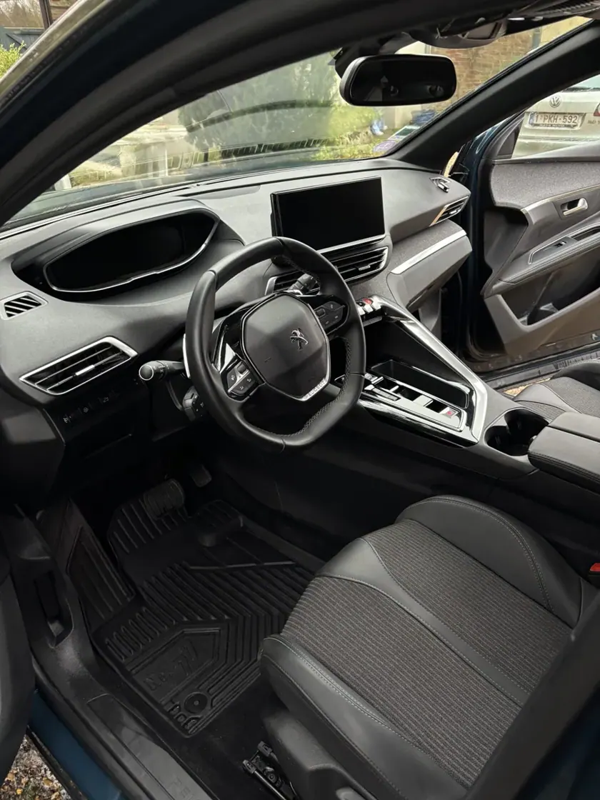 Tableau de bord et console centrale — réalisation Carshine