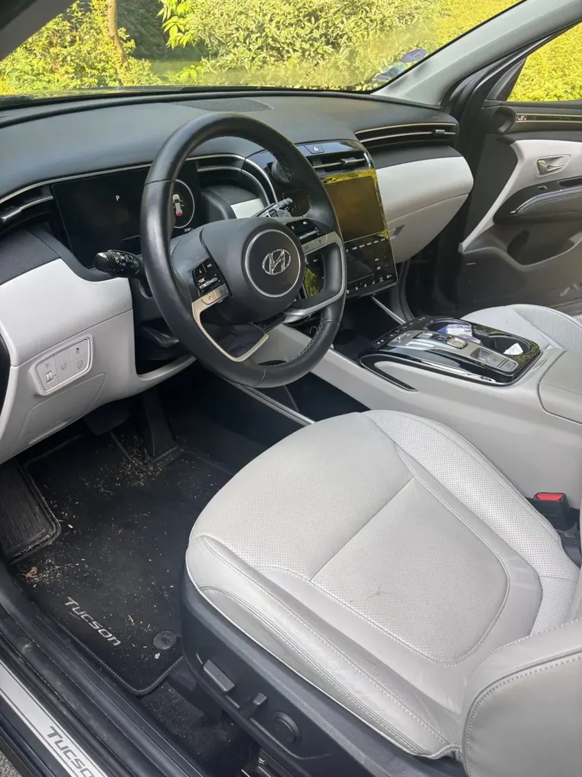 Sièges avant en cuir gris — réalisation Carshine