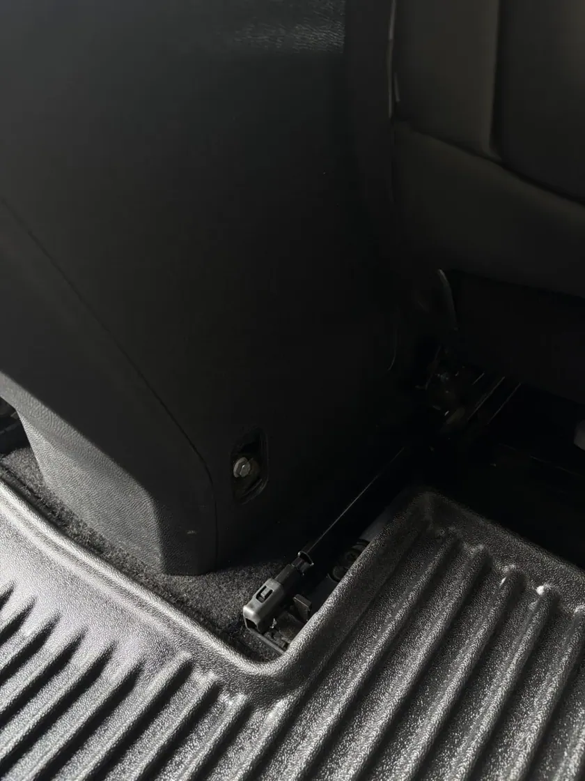 Plancher arrière nettoyé — réalisation Carshine