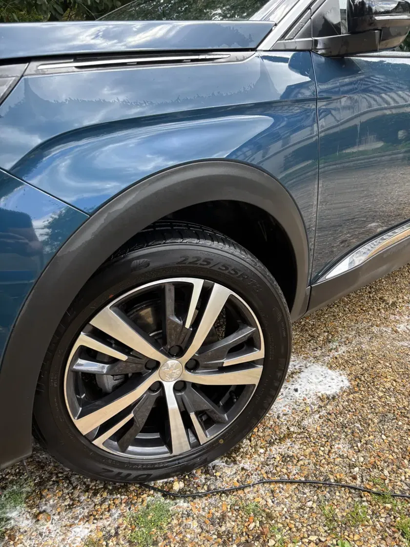 Détail d’une jante de SUV — réalisation Carshine