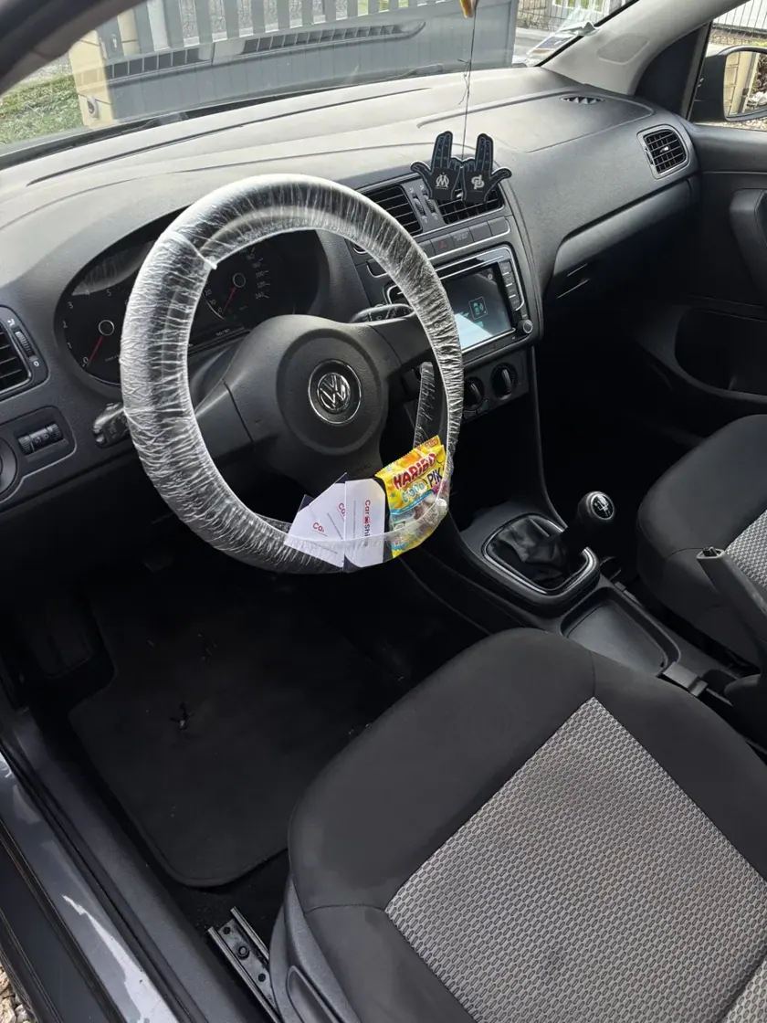 Sièges et volant — réalisation Carshine