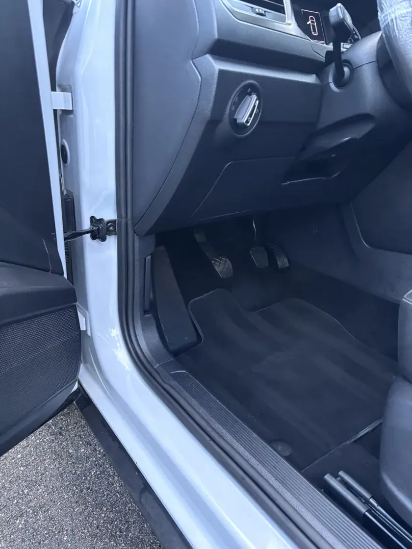Seuil de porte bleu — réalisation Carshine