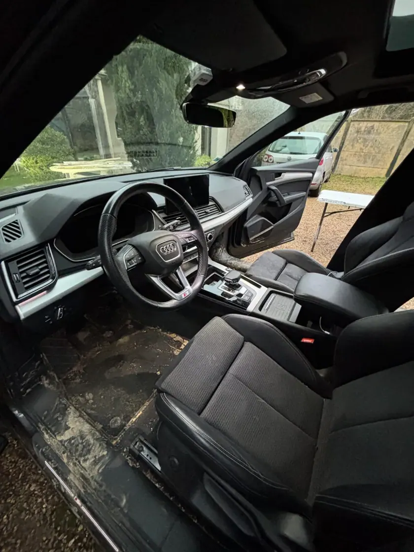 Habitacle avant nettoyage — réalisation Carshine